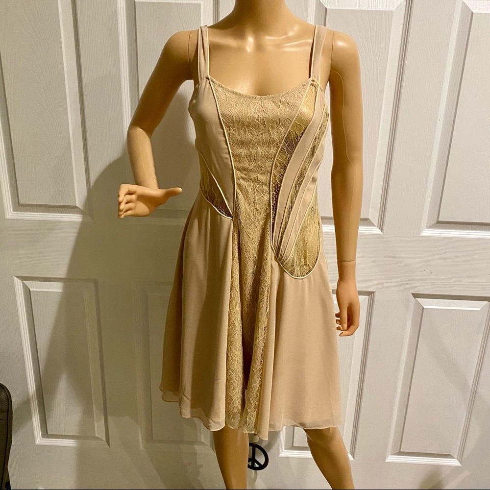 MM COUTURE SZ M CREAM ALINE DRESS W LACE INSET